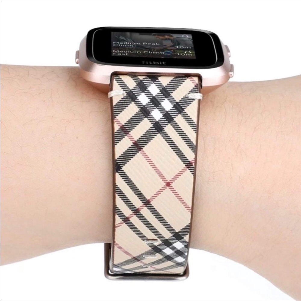 🎀 NEW Fitbit leather band Watch